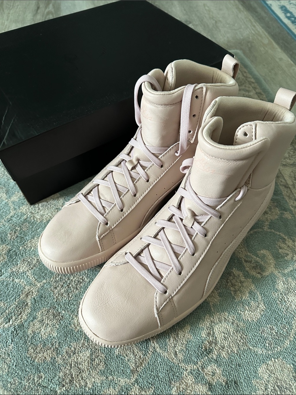 Puma Men’s Clyde Young and Reckless Rose Smoke High-Top Sneakers size13 NWT